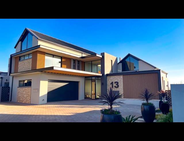 5 BEDROOM HOUSE FOR SALE IN MIDSTREAM HEIGHTS